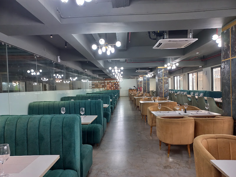 Esencia Restaurant and Banquet
