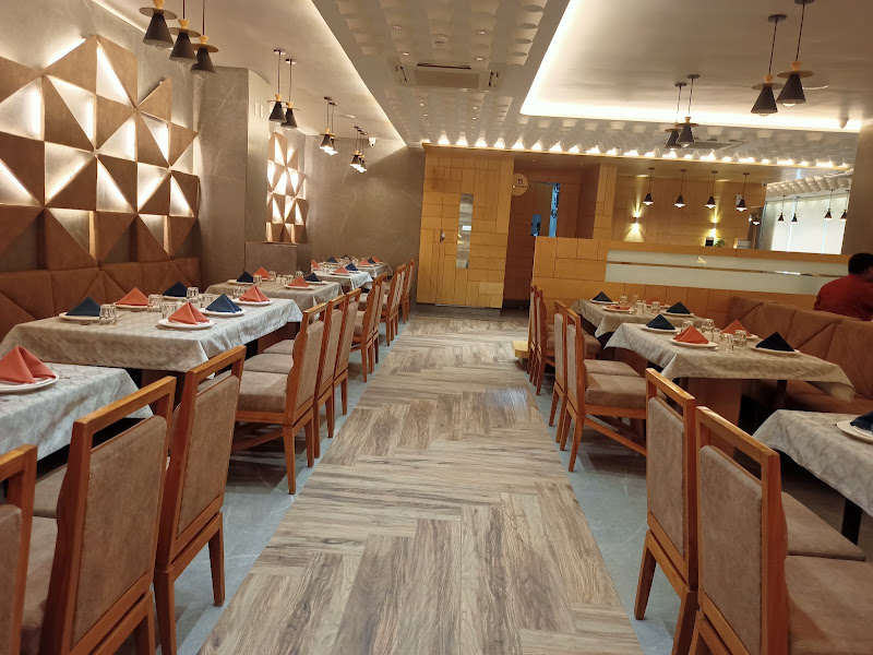 EMINENCE RESTAURANT AND BANQUET