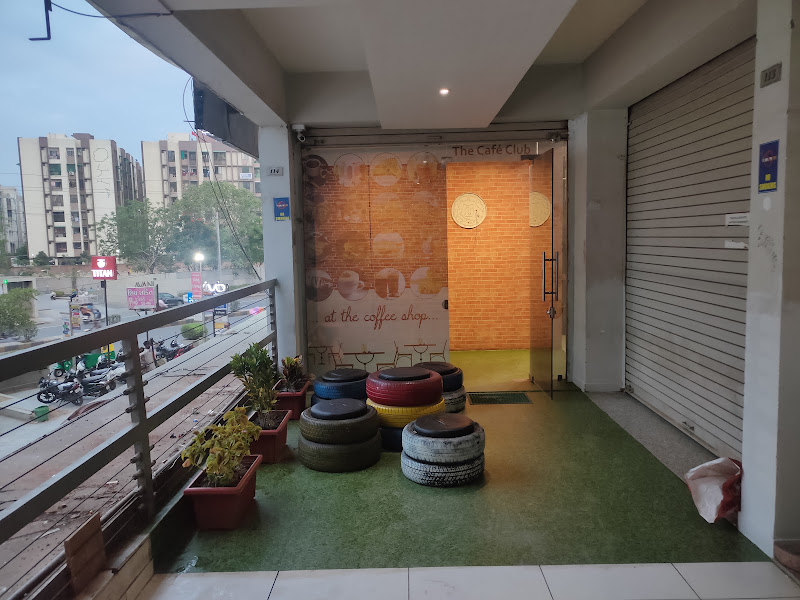 THE CAFE CLUB Best Cafe In Ahmedabad