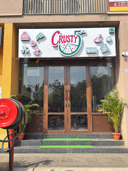 Crusty 5 pizza