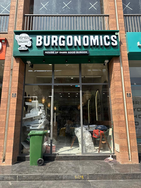 Burgonomics Nikol