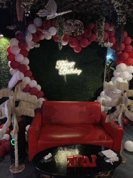 Rose buds cafe