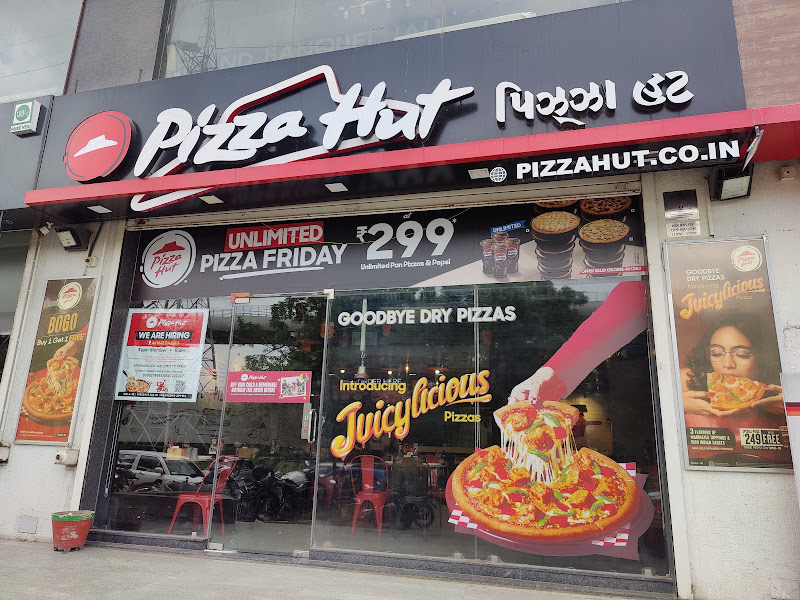 Pizza Hut | Tapovan Circle, Ahmedabad