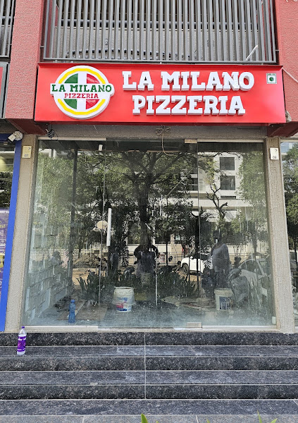 La Milano Pizzeria | Best Pizza in Shela, Ahmedabad