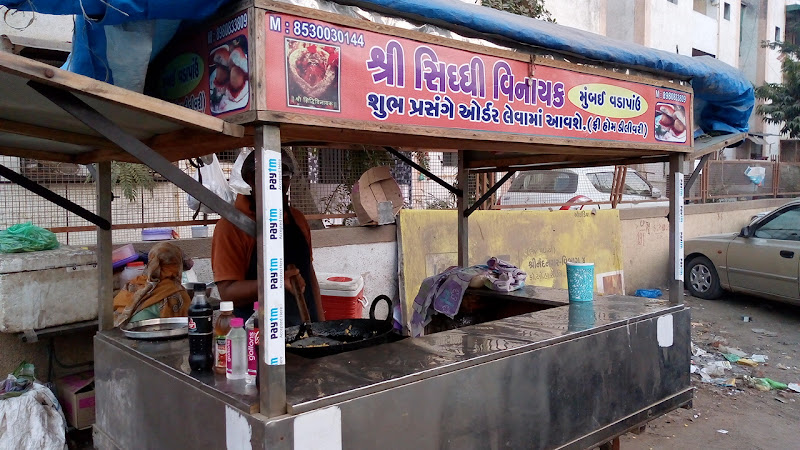 Shree Siddhivinayak Mumbai Vada Pav
