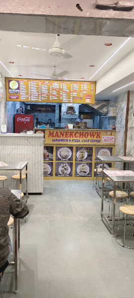 Manekchowk sandwich and pizza
