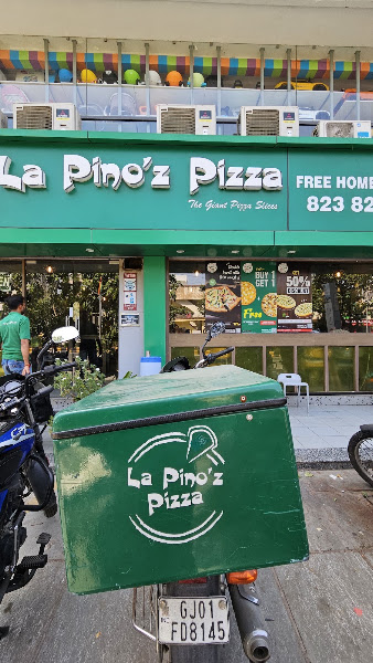 La Pino'z Pizza, Naranpura