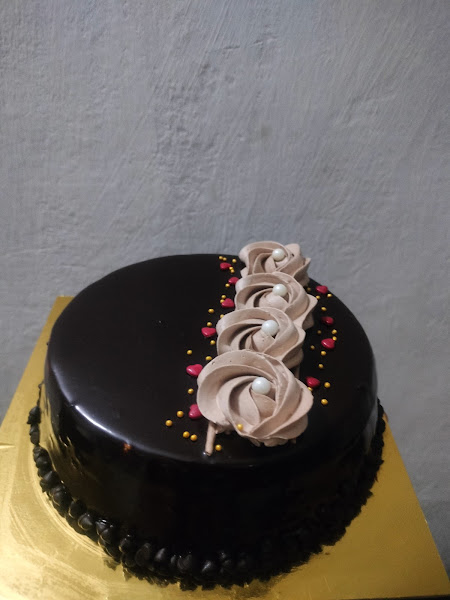 Cake N Joy by Loma