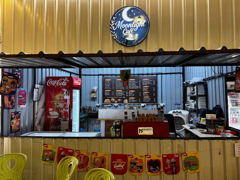 MOONLIGHT CAFE