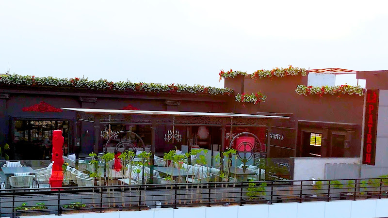 La' Patron Cafe