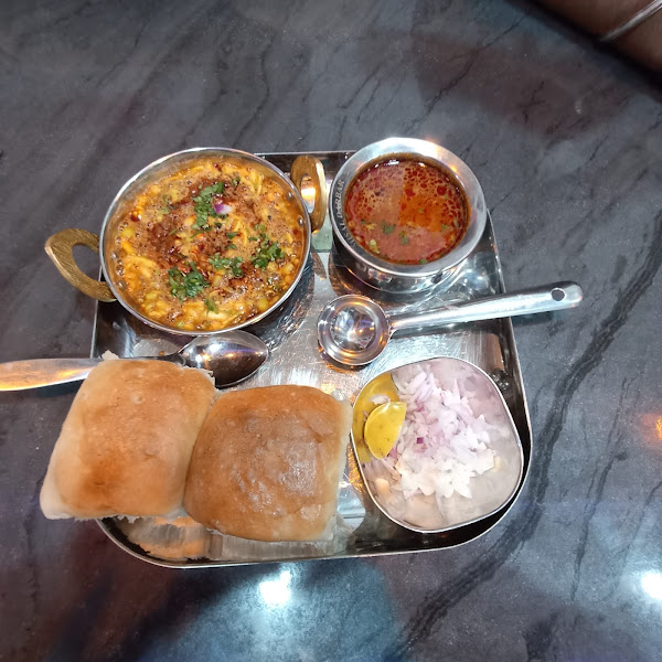 Shri Swaminarayan Dinning Hall