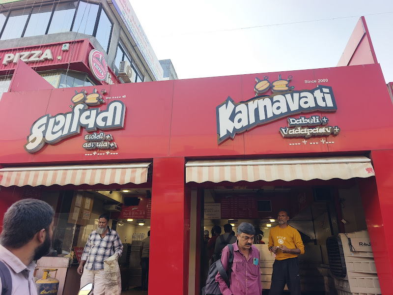 Karnavati dabeli and vadapav