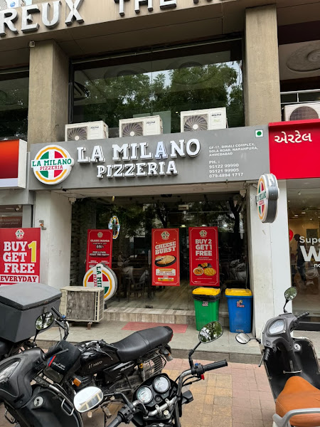 La Milano Pizzeria - Best Pizza in Naranpura, Ahmedabad