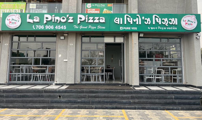 La Pino'z Pizza Hathijan