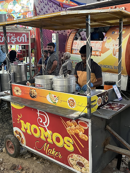 DR MOMOS MAKER