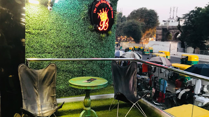 Bismillah Ice cream,Thickshakes &Fastfood /Best cafe ️ in Lal darwaja