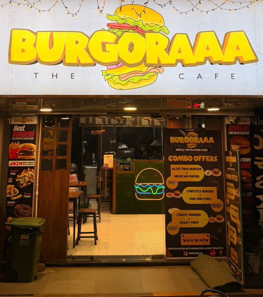 BURGORAAA - The Cafè