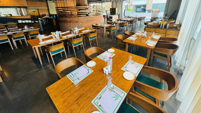 Silver Leaf Bistro – A Multi Cuisine Restaurant in Thaltej Ahmedabad