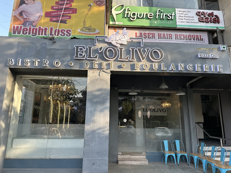 EL’Olivo Vijay X roads