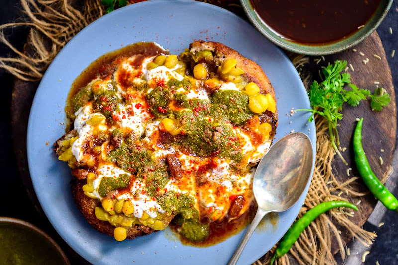 Kailash bhel Pakodi centre, Vijay Char Rasta