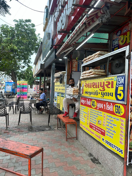 Shree ashapura Bhajipav shop no 5