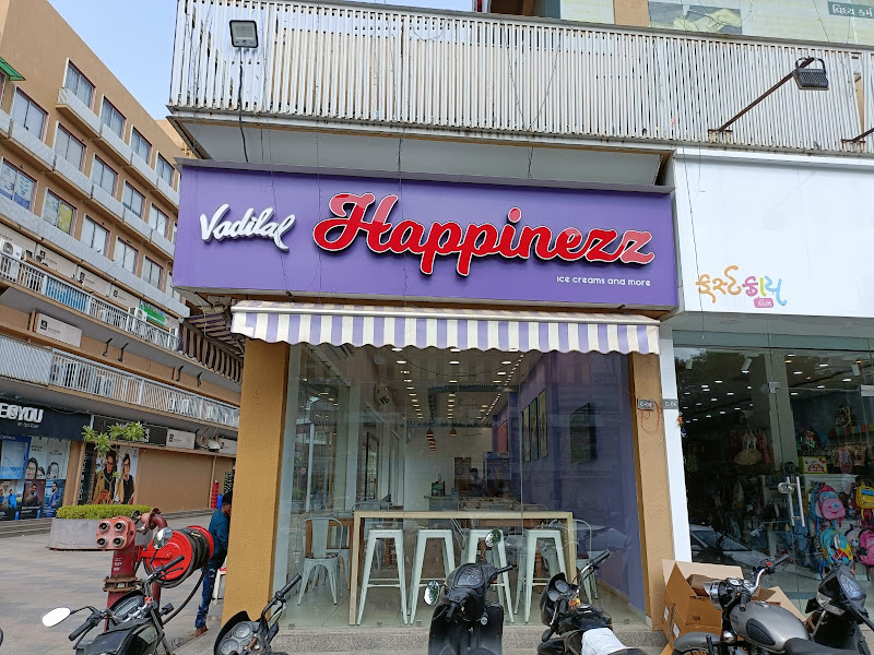 Happinezz Icecreams by Vadilal