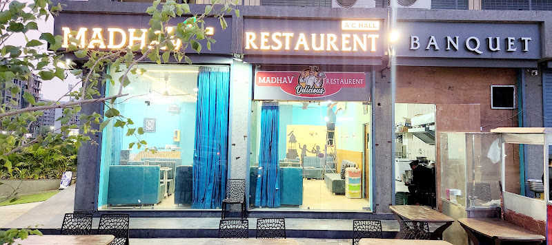 Madhav Restaurant & Banqet