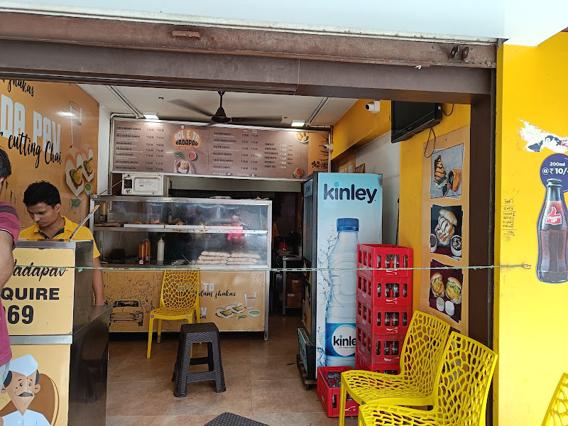 Bole To Vadapav