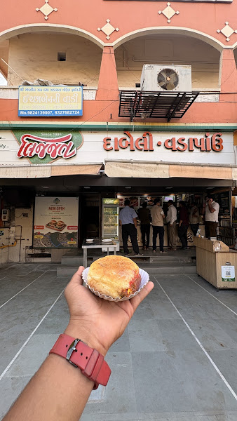Lijjat Dabeli Vadapav Maninagar