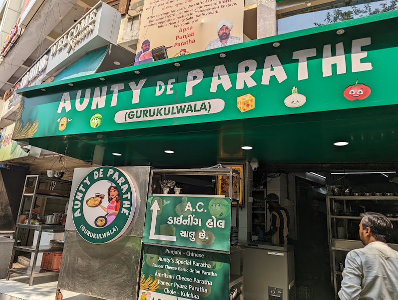 Saachi De Parathe | Vastrapur