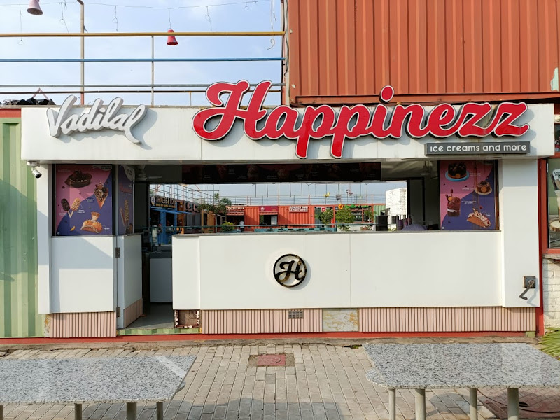 Happinezz Icecreams by Vadilal