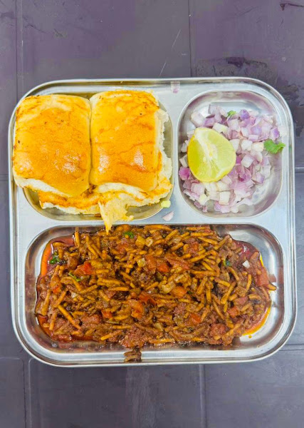 Jay Shree Momai Bhajipav & Pulav
