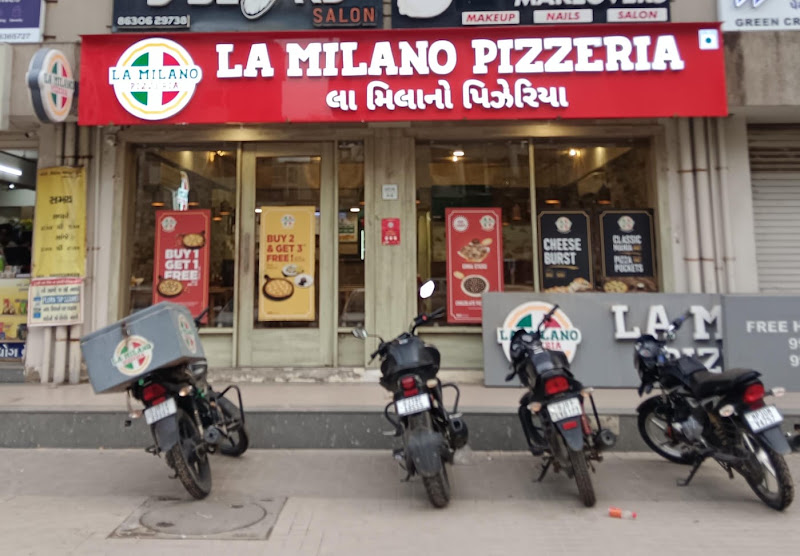 La Milano Pizzeria - Best Pizza in Gota, Ahmedabad
