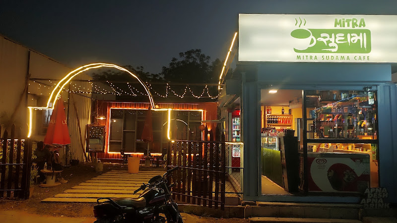 Mitra Sudama cafe