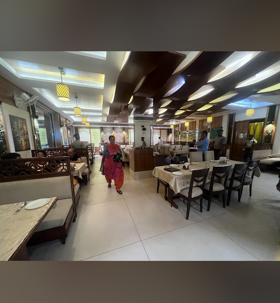Radhe Restaurant and Banquet