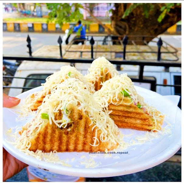 Ramlicious - Ahmedabad's Best Fast Food Place "Murukku Sandwich"