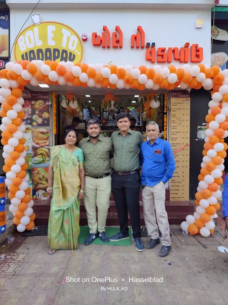 Bole To Vadapav